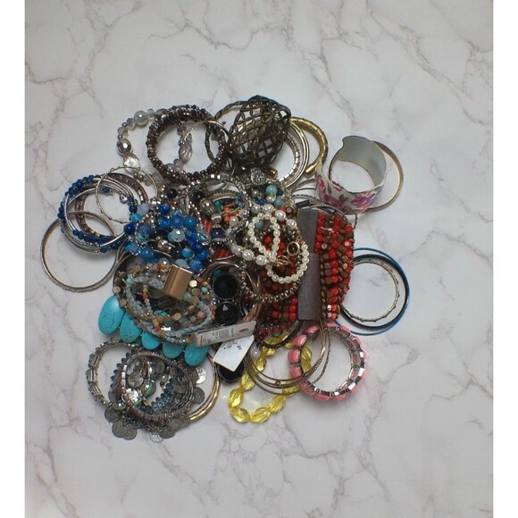 Vintage To Now Mixed Lot Bracelets Beaded Stretch Cuff Bangel Charm Wearable - Picture 1 of 6